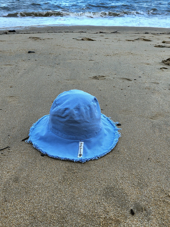 Beach bucket hat